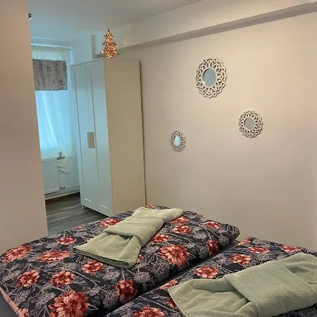 Appartement Kleine-romantische Parkplatz Vor Dem Haus!
